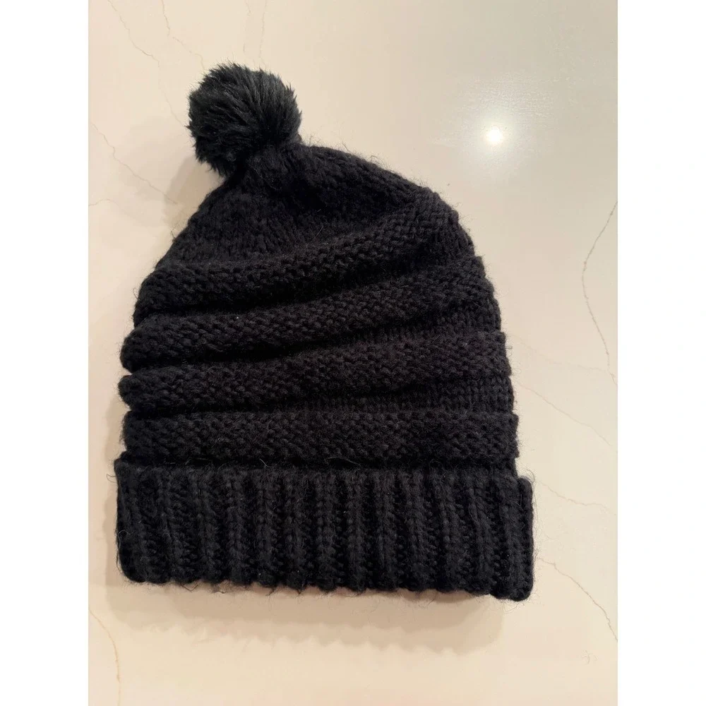 Dakine Black Knit ‎ Scrunch Pom Pom Beanie Hat Women One Size